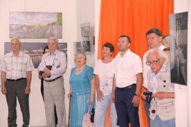 В Волгодонском художественном музее открылась фотовыставка, посвященная Виктору Стадникову